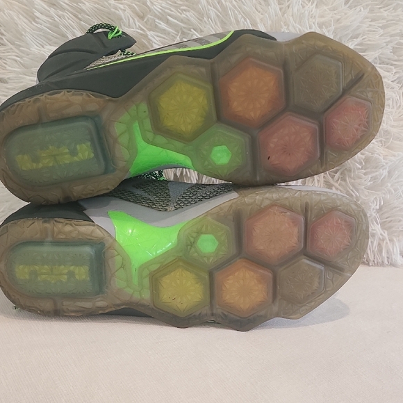 Lebron James Dunk Force Nike Gray and Neon Green Basketball Sneakers Size 12 - Picture 5 of 6